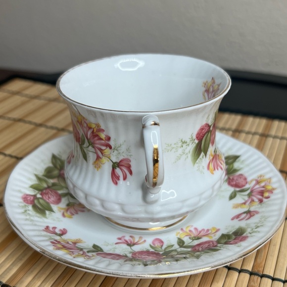 Vintage Queen’s Rosina China Tea Cup & Saucer Set WILD FLOWERS #14 England - Picture 4 of 12
